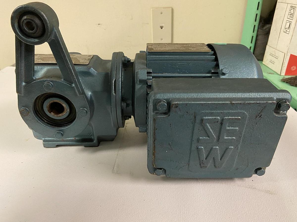 Used Sew-Eurodrive,SA32TDT71C4,GearMotor Ratio 32.14 1/3Hp 230/460V Output 53RPM 300