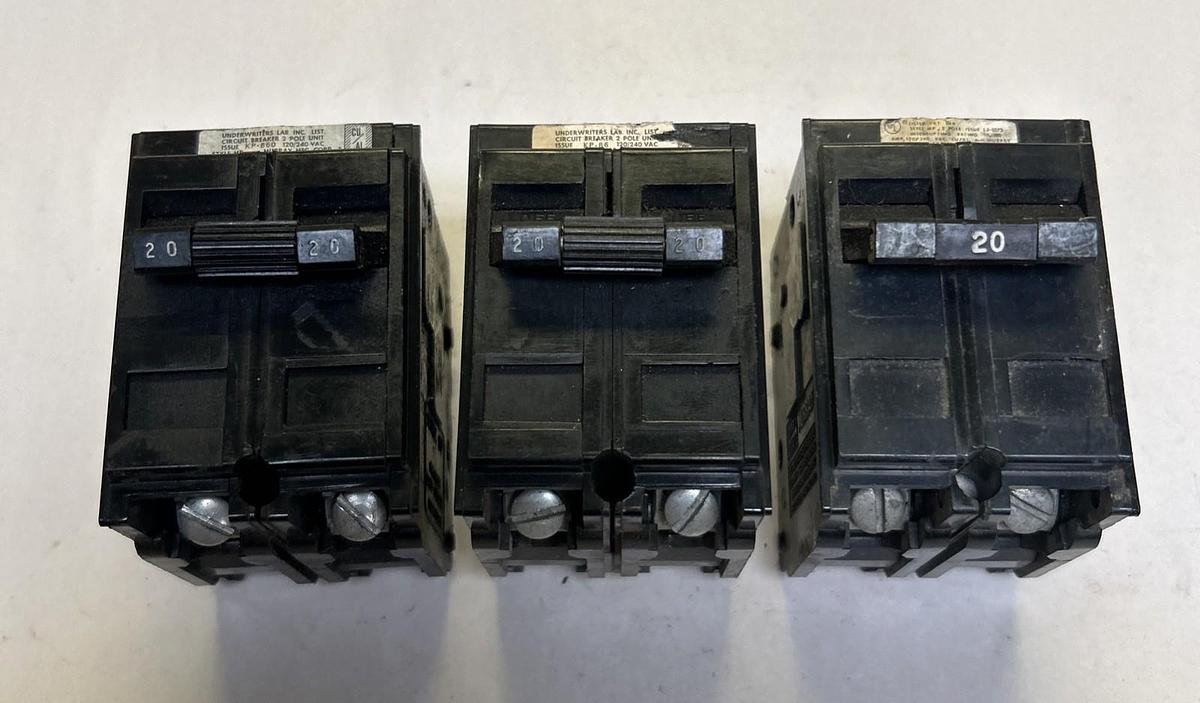 Used MURRAY,MP220,CURCUIT BREAKER 20A 120/240V 2P LOT OF 3