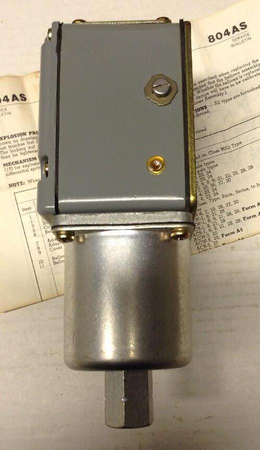 Square,D 9012-ACW-4,Series B Pressure Switch 1-20 PSI