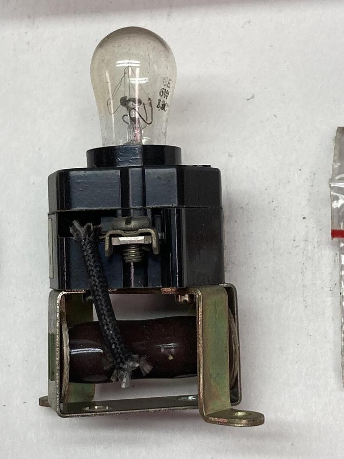 General Electric,CR2940UD413A3,OilTight Indicator Light