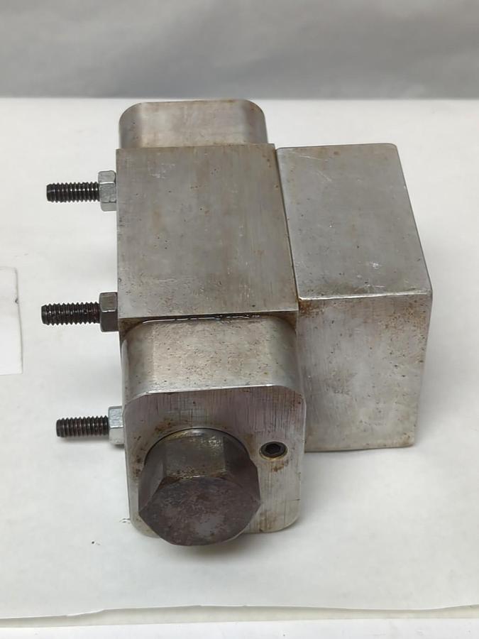 Used SUN HYDRAULICS,BBY,MANIFOLD 1IV1-AC+ WITH CKEBXCN CARTRIDGE VALVE/BOLT PRE-OWNED