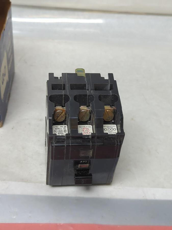 SQUARE D,QOB315,CIRCUIT BREAKER 3-POLE 15 AMP NOS