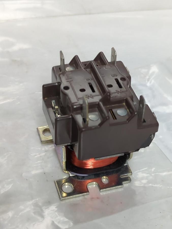 Used HONEYWELL,R4222A 1001,GENERAL PURPOSE RELAY 120V 50/60HZ PRE-OWNED