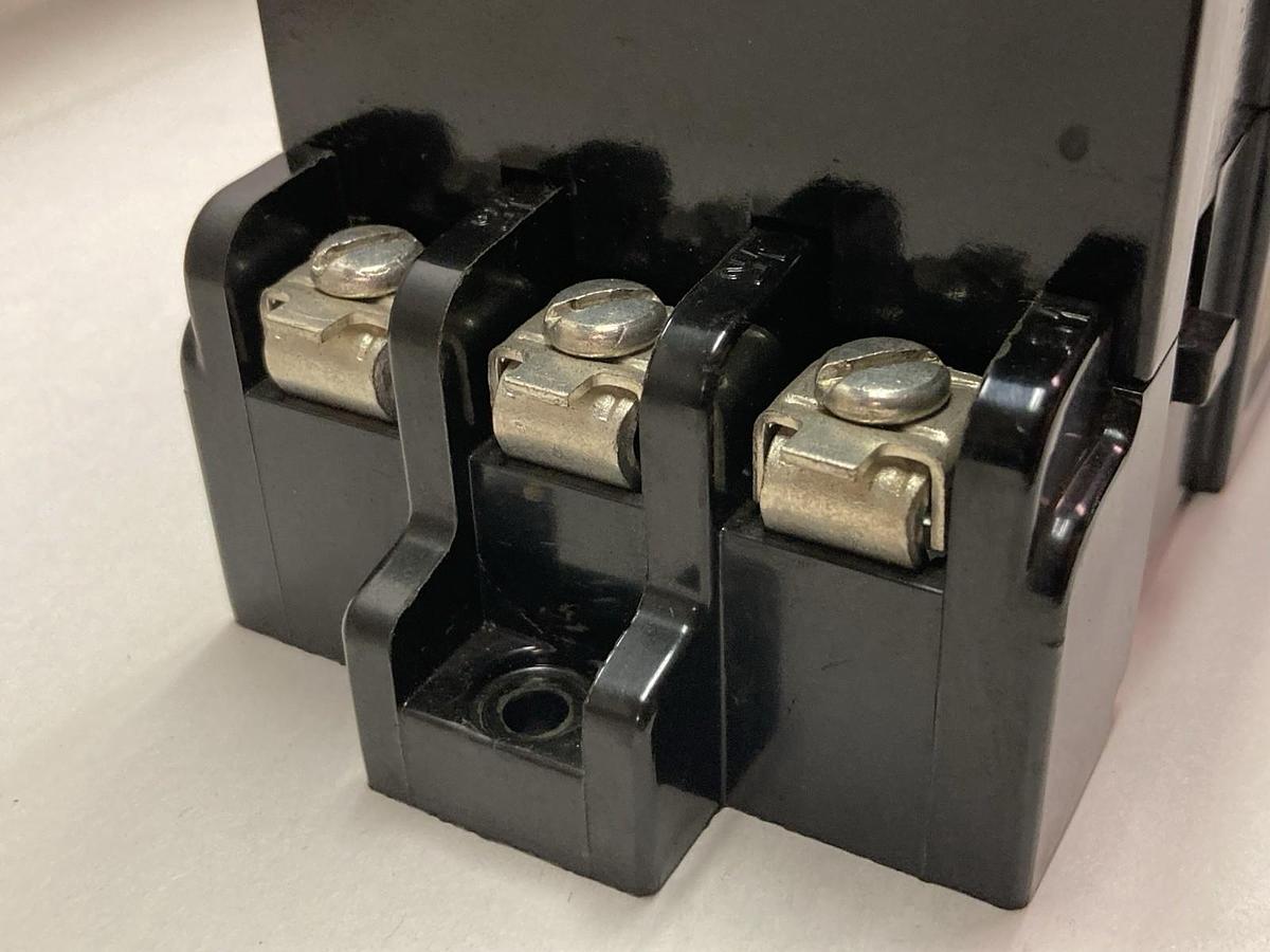General Electric,CR1062R31B,5 HP Manual Motor Starter 600V Size M-0