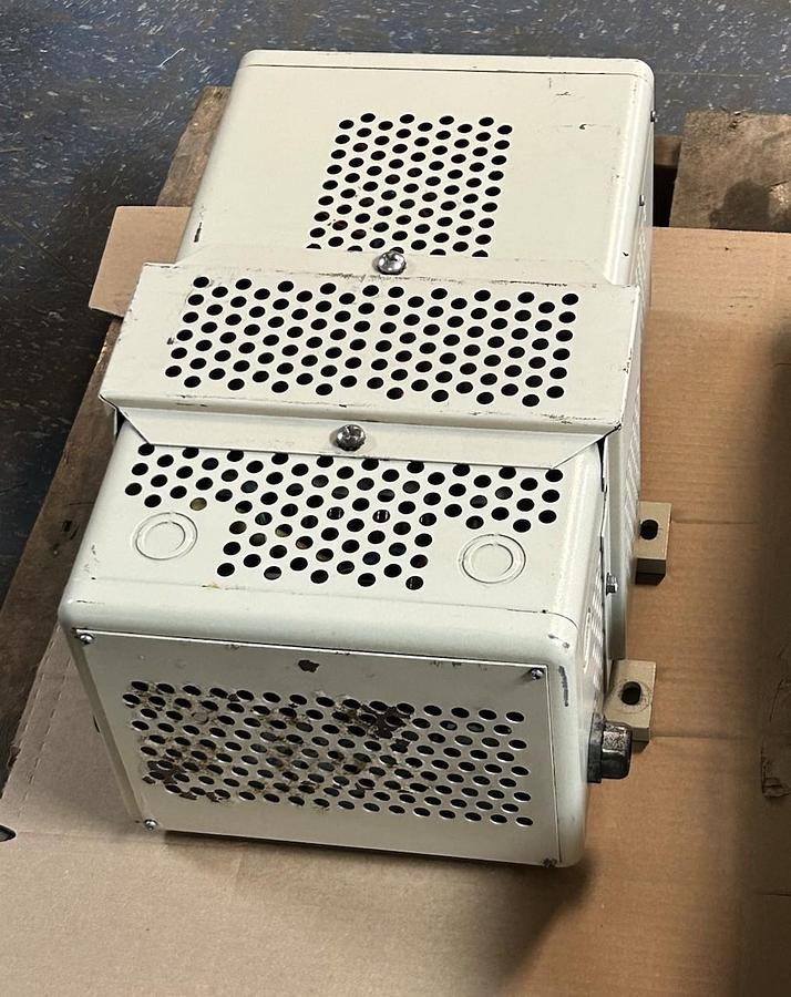 Used SOLA,23-23-230-8,CONSTANT VOLTAGE SINE WAVE TRANSFORMER 3000 VA