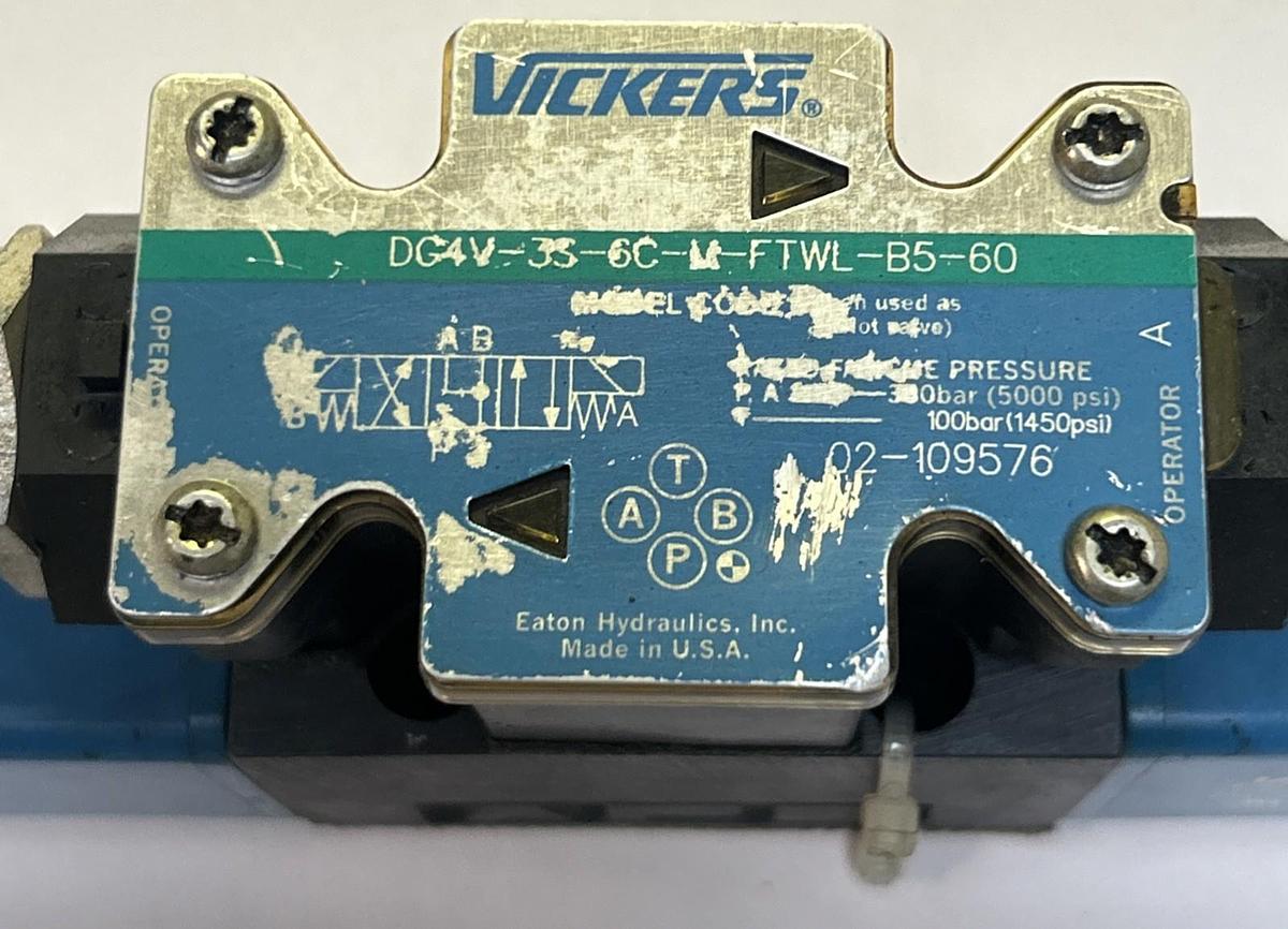 Used VICKERS,DG4V-3S-6C-M-FTWL-B5-60,HYDRAULIC DIRECTIONAL CONTROL VALVE