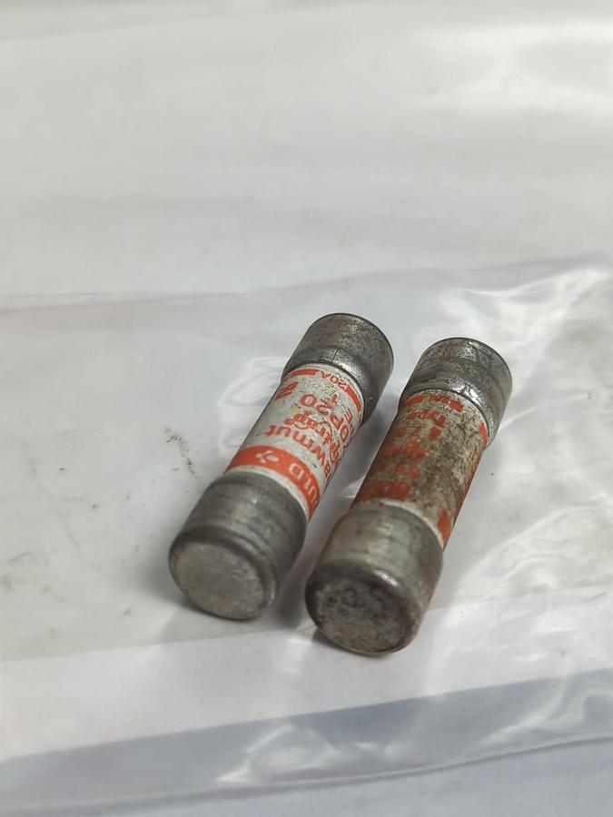 Used GOULD SHAWMUT,A70P20,AMP-TRAP 20 AMP FUSE LOT OF 2 PRE-OWNED