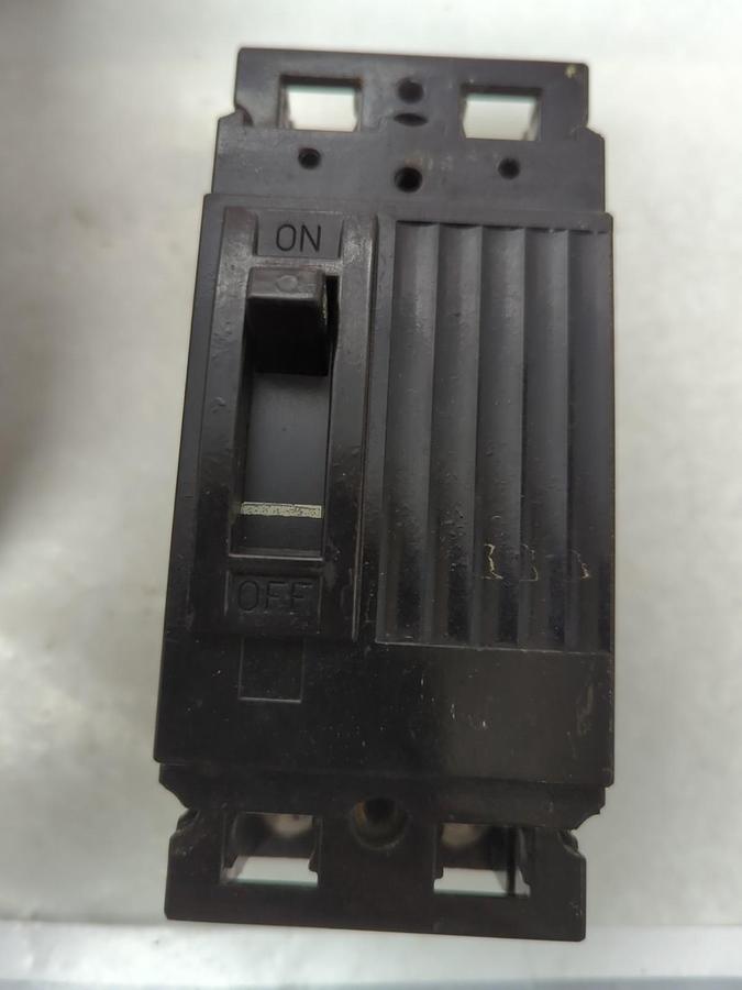Used GENERAL ELECTRIC,TE122030,CIRCUIT BREAKER 2-POLE 30 AMP PRE-OWNED