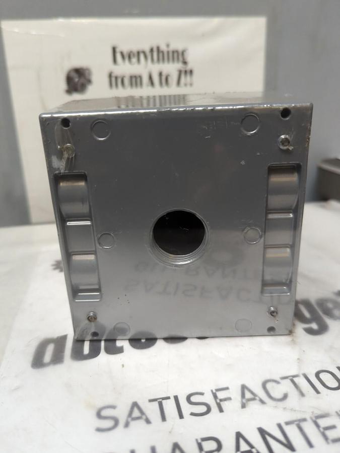 THOMAS & BETTS,2IHD5-2,,RED DOT 2 GANG 5 HOLE DEEP OUTLET BOX 3/4 INCH NEW