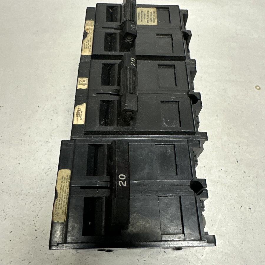 Used Murray,MP220,2 Pole 20 Amp Circuit Breaker LOT of 3 (G099)