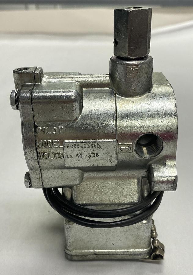 Parker,K065603540,Pilot Valve NOS