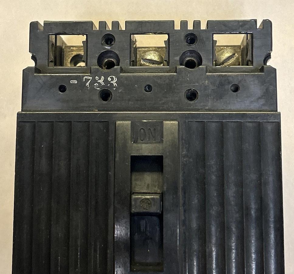Used GENERAL ELECTRIC,TEF134015,CIRCUIT BREAKER 15A 480V 3P