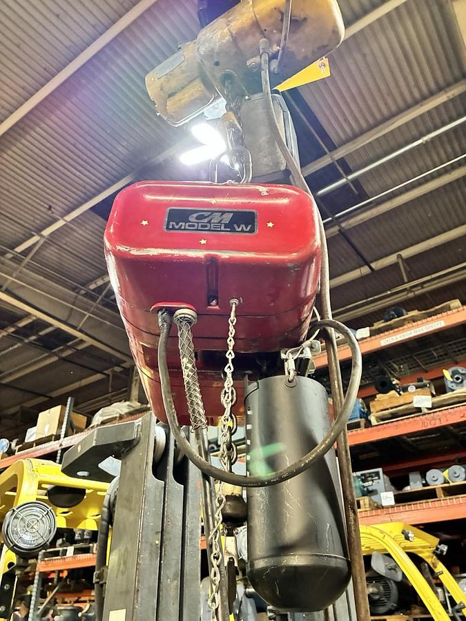 Used CM,W-L,ELECTRIC HOIST 1 TON 3PH 230/460V 16FPM 8FT CHAIN
