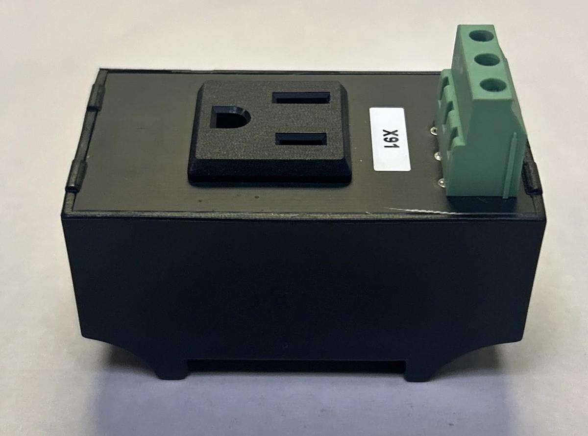 Used MURR ELEKTRONIK,676166,PANEL RECEPTACLE 15A 110V