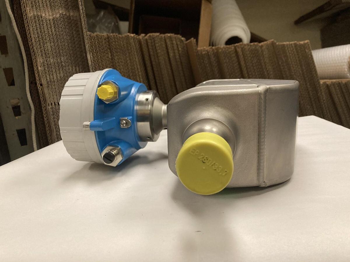 Endress+Hauser Promass,F100 8S1B15-14P4/0 ,Coriolis Meter 8S1B15-14P4/0