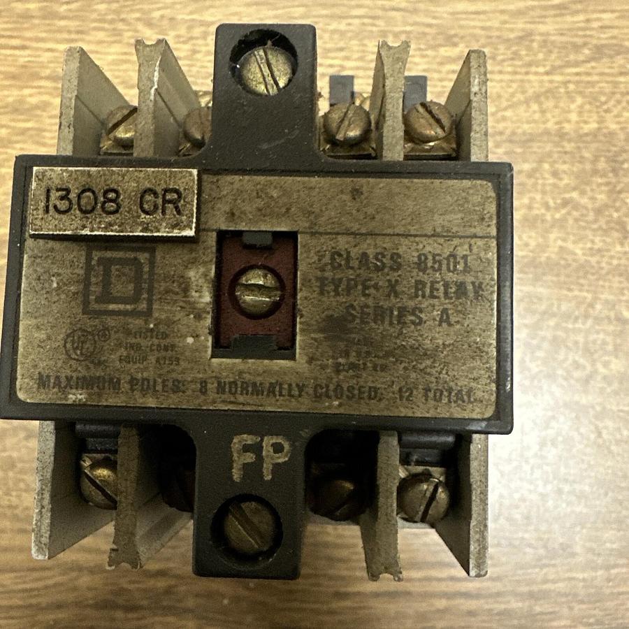 Used Square D,X0 40,Control Relay
