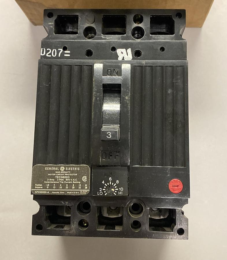 Used GENERAL ELECTRIC,TEC36003,CIRCUIT BREAKER 3A 600V 3P