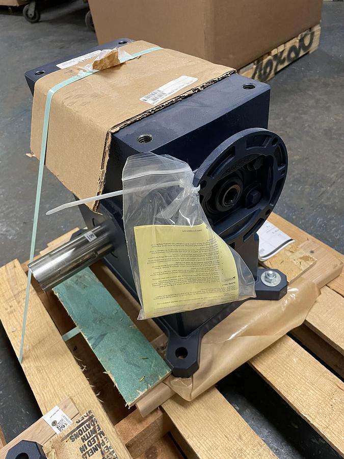 Used IRONMAN GEAR GROOVE,GR-TMQ-852-100-L-140,GEAR SPEED REDUCER RATIO 100 2HP