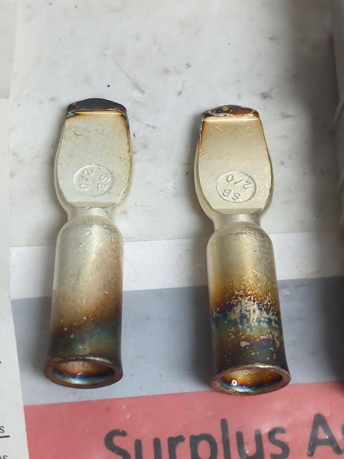 HYSTER,0195293,SY 350A-600V BATTERY CONNECTOR GRAY NOS