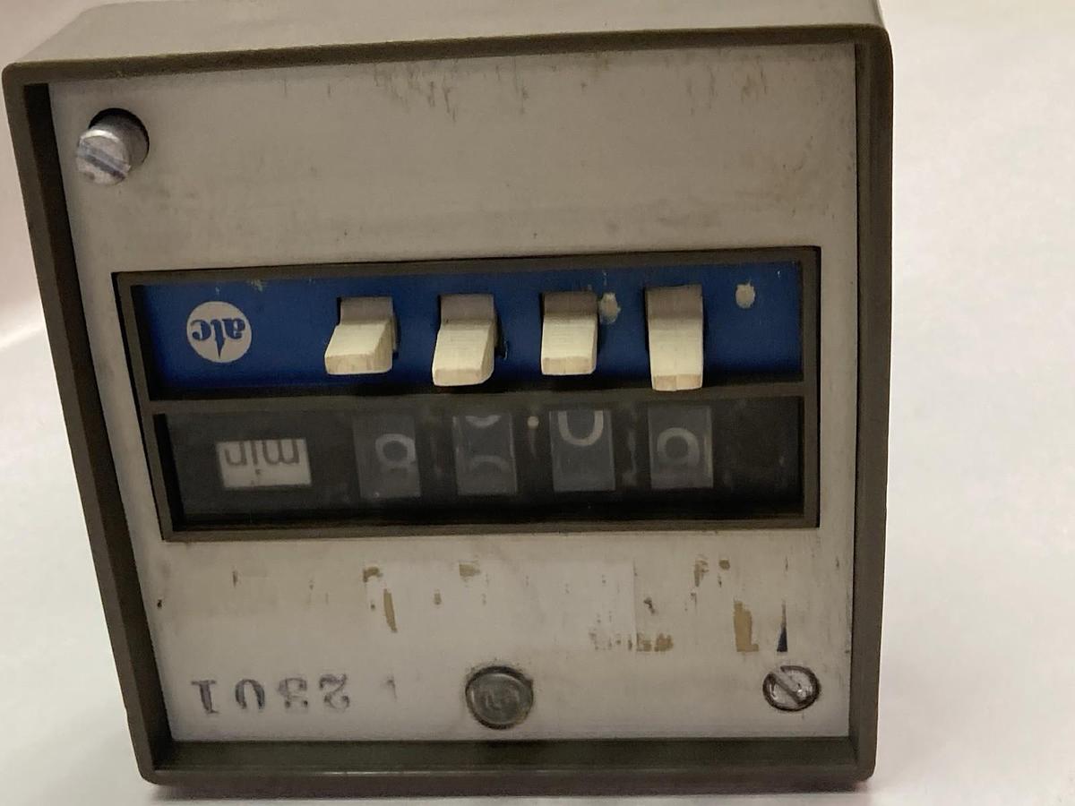 Used ATC,Type 335B352A10PX,Multi-Range Timer 120V 60Hz 2898H