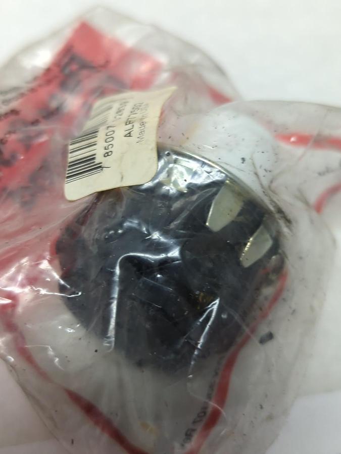 PASS & SEYMOUR,ALF77502,LEGRAND RECEPTACLE/LAMP HOLDER NOS