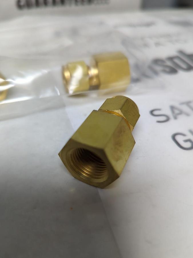 SWAGELOK,B-600-7-6,3/8TX3/8FNPT FEMALE CONNECTOR LOT OF 3 NOS