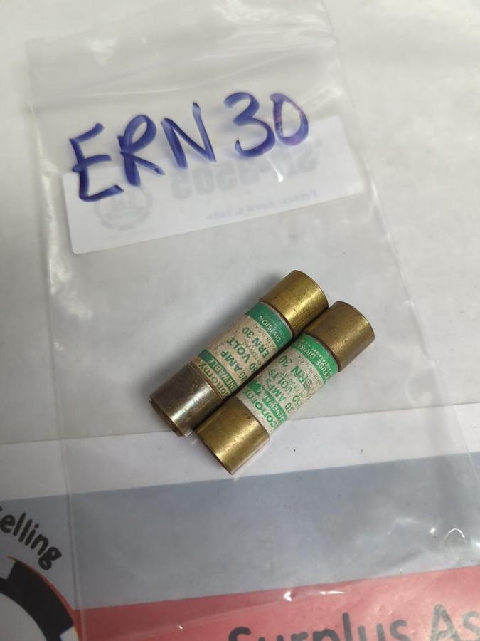 ECONOMY,ERN-30,RENEWABLE 30 AMP FUSE LOT OF 2 PRE-OWNED