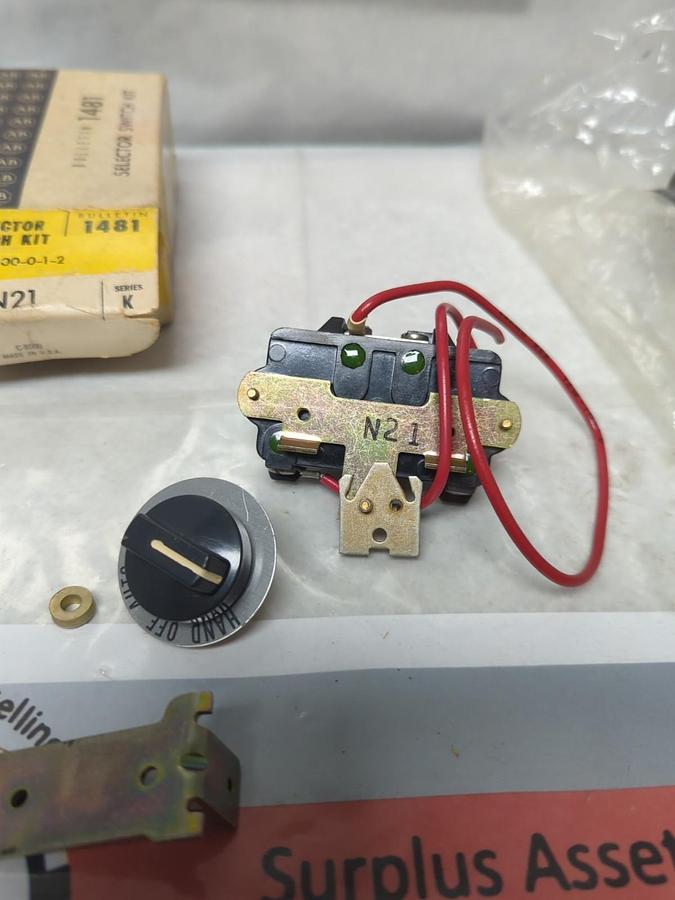 ALLEN BRADLEY,1481-N21,SERIES K SELECTOR SWITCH KIT SIZES 00-0-1-2 NOS