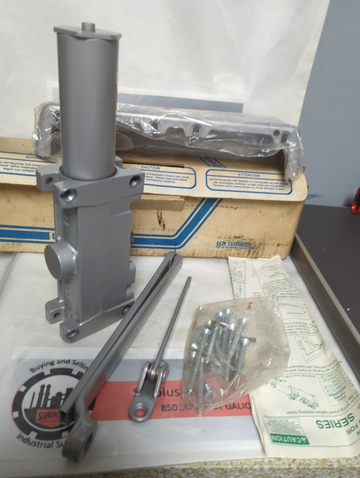 INGERSOLL-RAND,4011,RIGHT HAND SMOTHEE DOOR CLOSER NOS