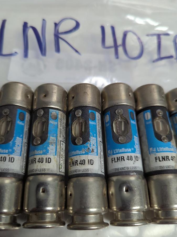 Used LITTELFUSE,FLNR-40ID,INDICATOR 40 AMP FUSE LOT OF 8 PRE-OWNED