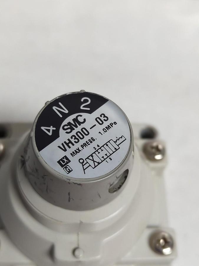 Used SMC,VH300-03,MANUAL AIR CONTROL VALVE MISSING HANDLE PRE-OWNED