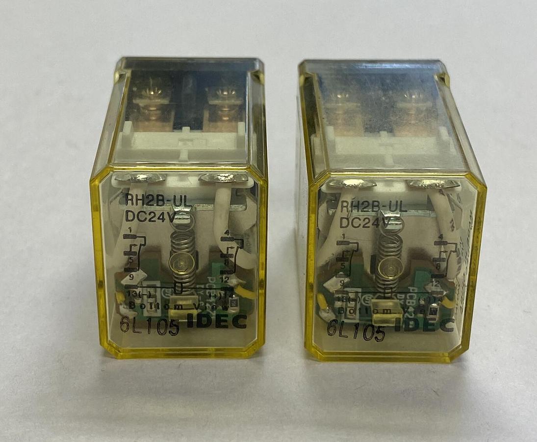 IDEC,RH2B-UL,RELAY 24V LOT OF 2 NOS