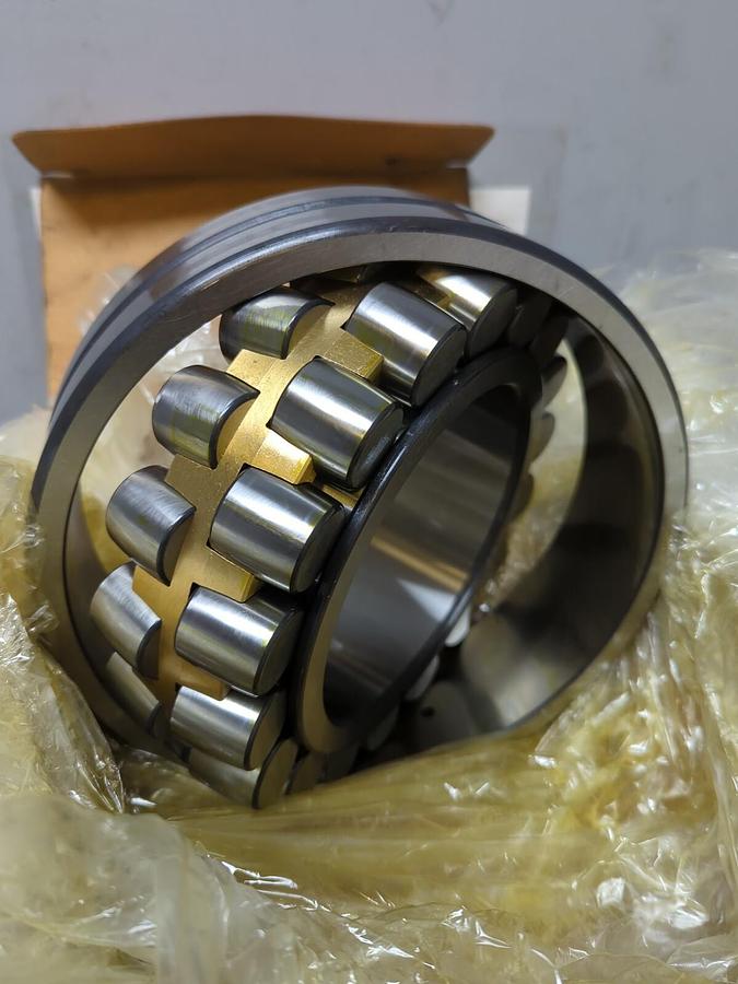 FAG,22226E1A.M,SPHERICAL ROLLER BEARING 130MM X 230MM X 64MM