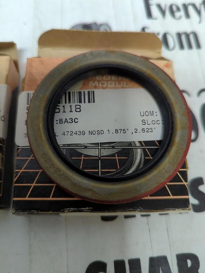 NATIONAL SEALS FEDERAL MOGUL,472439,OIL SEALS 1.875 IN X 2.623 IN LOT OF 2