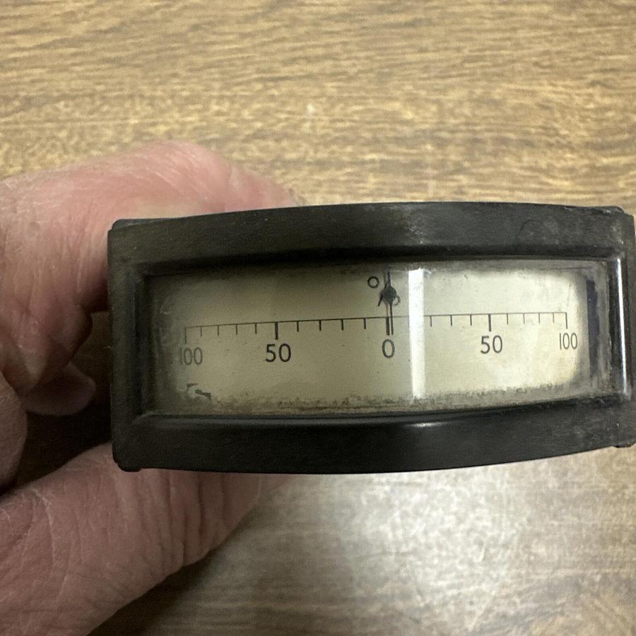 Used Sifam,100-0-100 %,Analog Panel Meter
