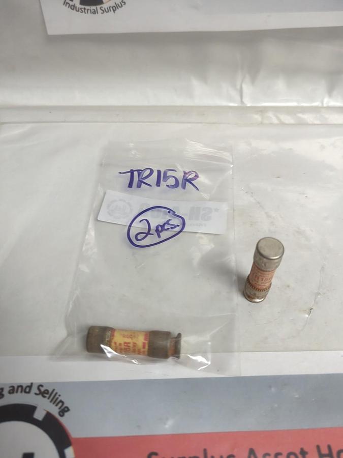Used GOULD SHAWMUT,TR15R,TRI-ONIC 15 AMP FUSE LOT OF 2 PRE-OWNED