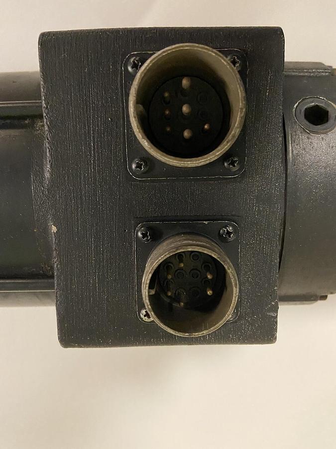 Used Allen Bradley,1326AB-A3E-11,Servo Motor 1.2KW 3000RPM