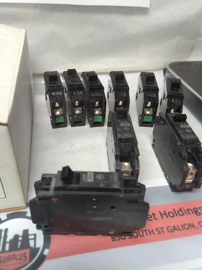 Used GENERAL ELECTRIC,THQC1120,CIRCUIT BREAKER 20 AMP 1-POLE LOT OF 9 PRE-OWNED
