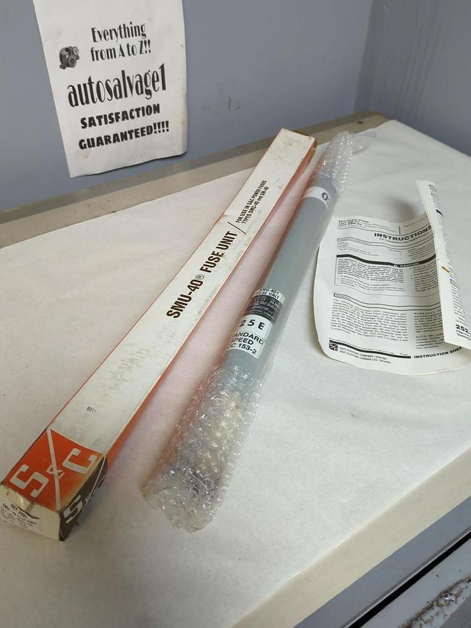 Used S & C ELECTRIC,822125 SMU-40,FUSE UNIT KV-14.4-17 AMP-125E TCC NO 153-2 NEW