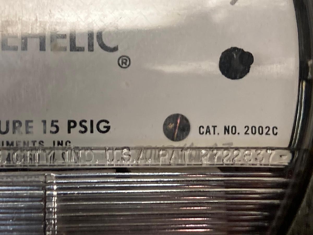 Dwyer,2002C,Magnehelic Differential Pressure Gauge 15 PSIG