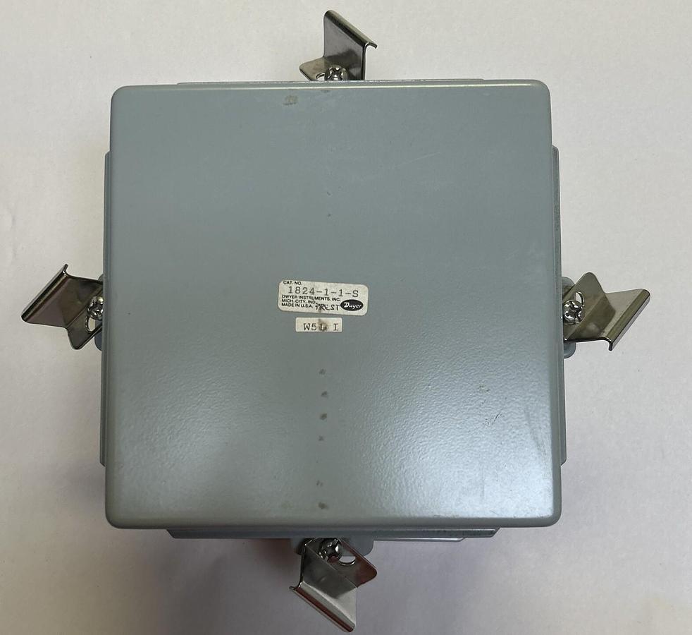 DWYER,1824-1-1-S,PRESSURE SWITCH W/ ENCLOSURE NOS