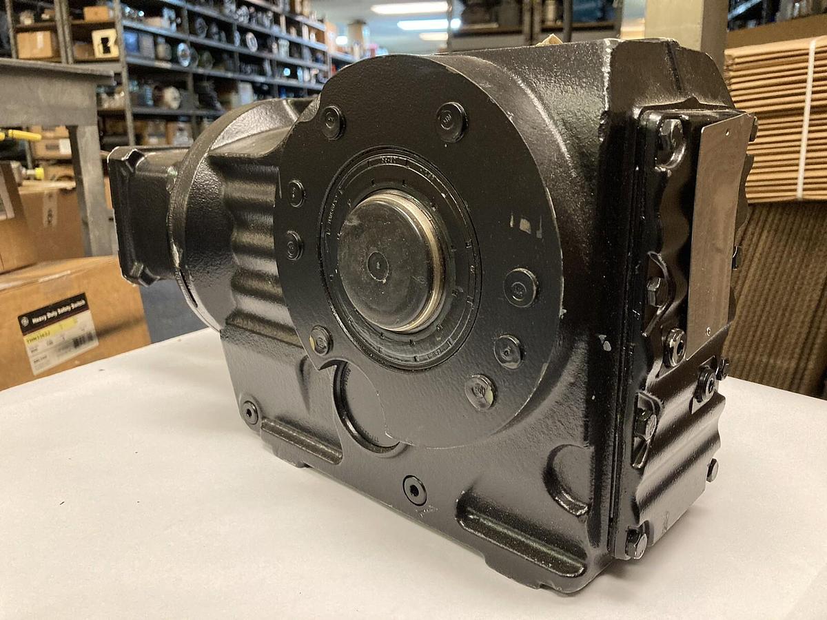 SEW Eurodrive,KH57AQA100/4,Gear Reducer RATIO 27.34