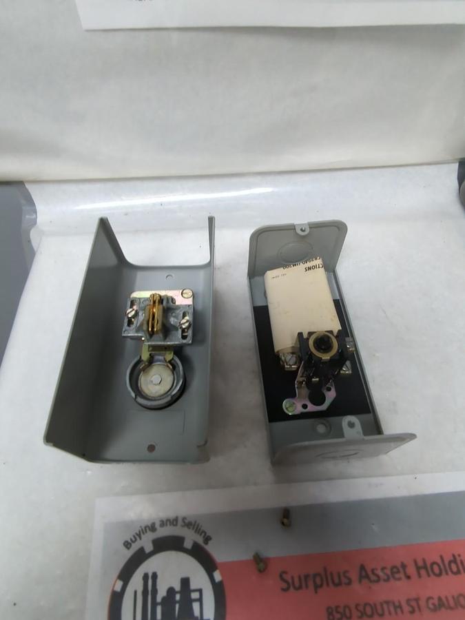 GENERAL ELECTRIC,CR2940NA402C,START/STOP  CONTROL STATION PUSHBUTTON 600V MAX