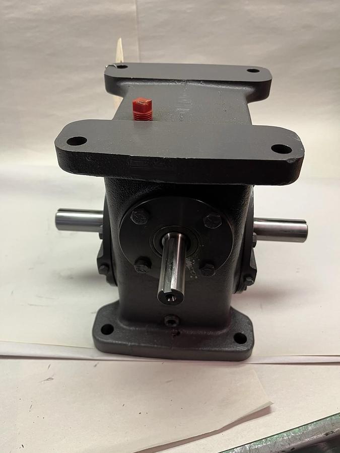 BROWNING,206U1-LR10,GEAR REDUCER INPUT 0.61HP 1750RPM RATIO 10:1