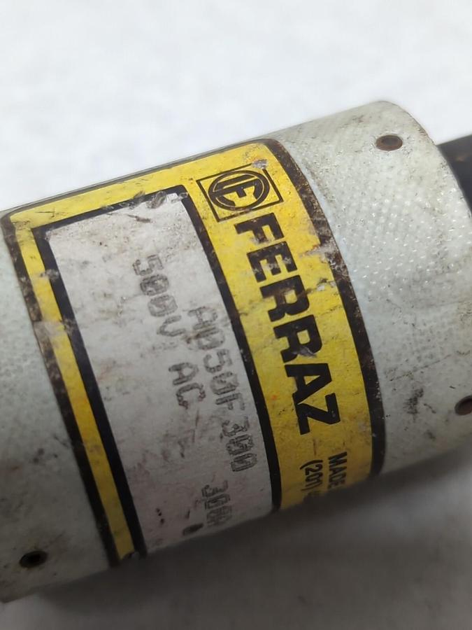 Used FERRAZ SHAWMUT,A050F300,SEMI-CONDUCTOR 300 AMP FUSE PRE-OWNED