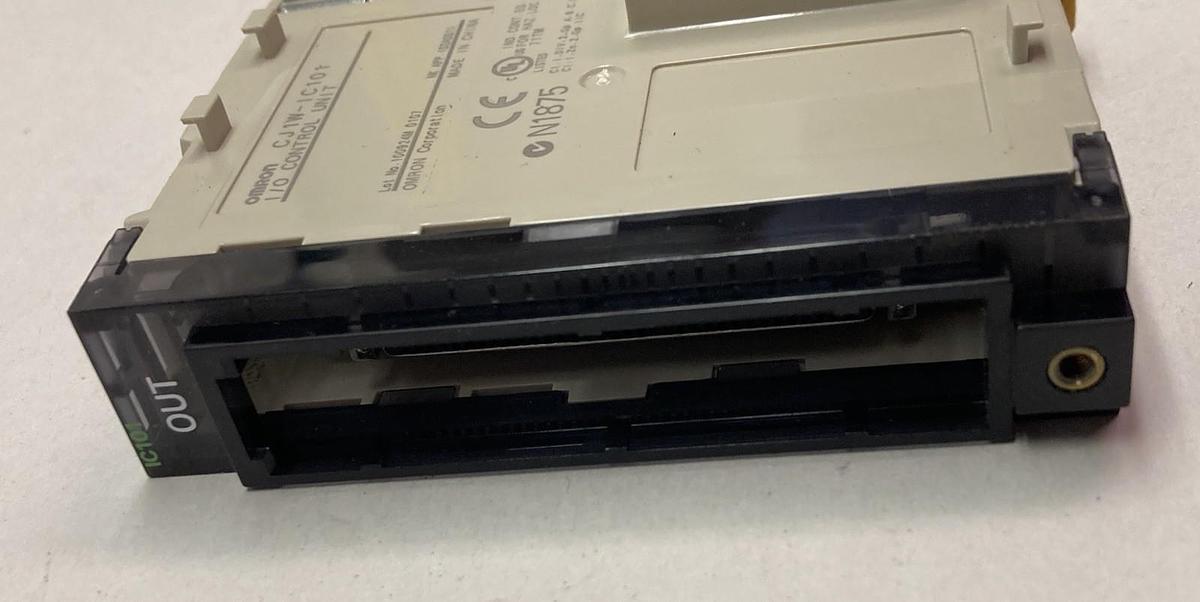 Omron,CJ1W-IC101,I/O Control Module PLC IC101 Input Output