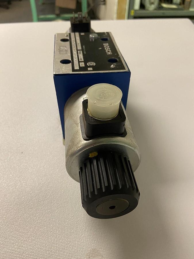 Used Bosch,9810232431 081WV10P1V001WS024/00,Hydraulic Directional Control Valve