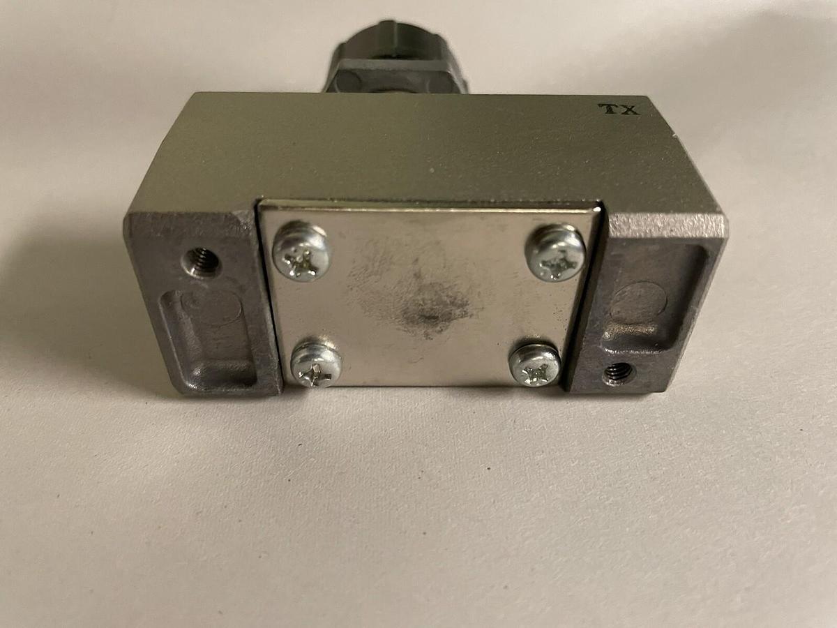 SMC,AS4000,1/4 INCH PNEUMATIC CONTROL VALVE