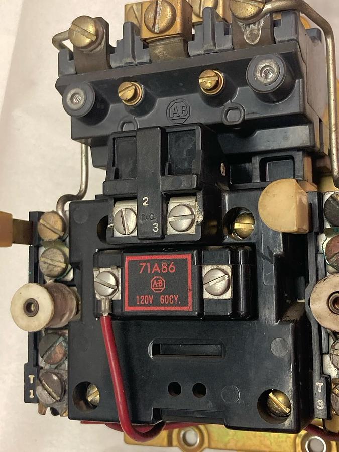 Used Allen-Bradley,71A86,Contactor 120V 60Cy