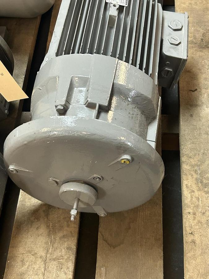 UNBRANDED,S8243929,MOTOR 7.5/9.0KW 380.460V 1500/1800RPM 3PH